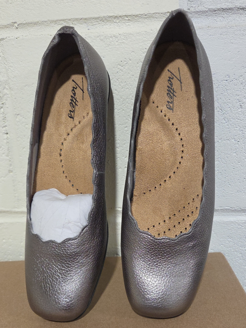Trotters Metallic Pewter Scalloped Ballet Flats